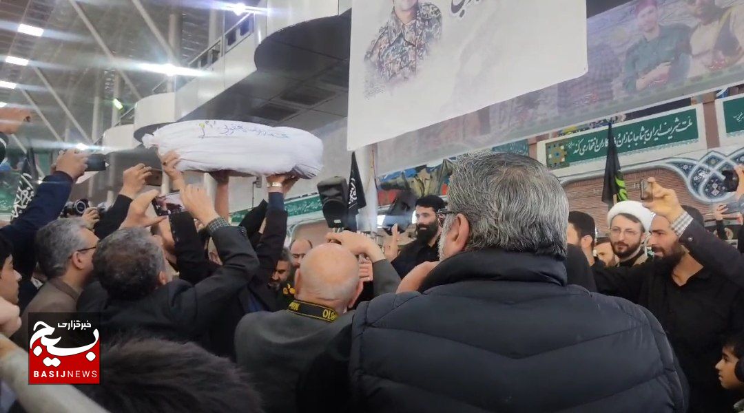 مراسم تشییع پیکر شهید مدافع حرم محمد رضا یعقوبی در رشت مراسم تشییع پیکر شهید مدافع حرم محمد رضا یعقوبی در رشت