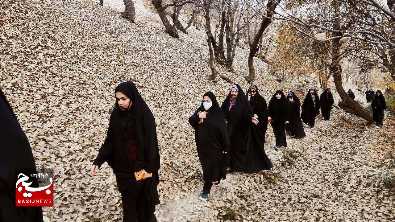 کوهنوردی معلمان سازمان مدارس الگوی صالح شهرستان بویراحمد