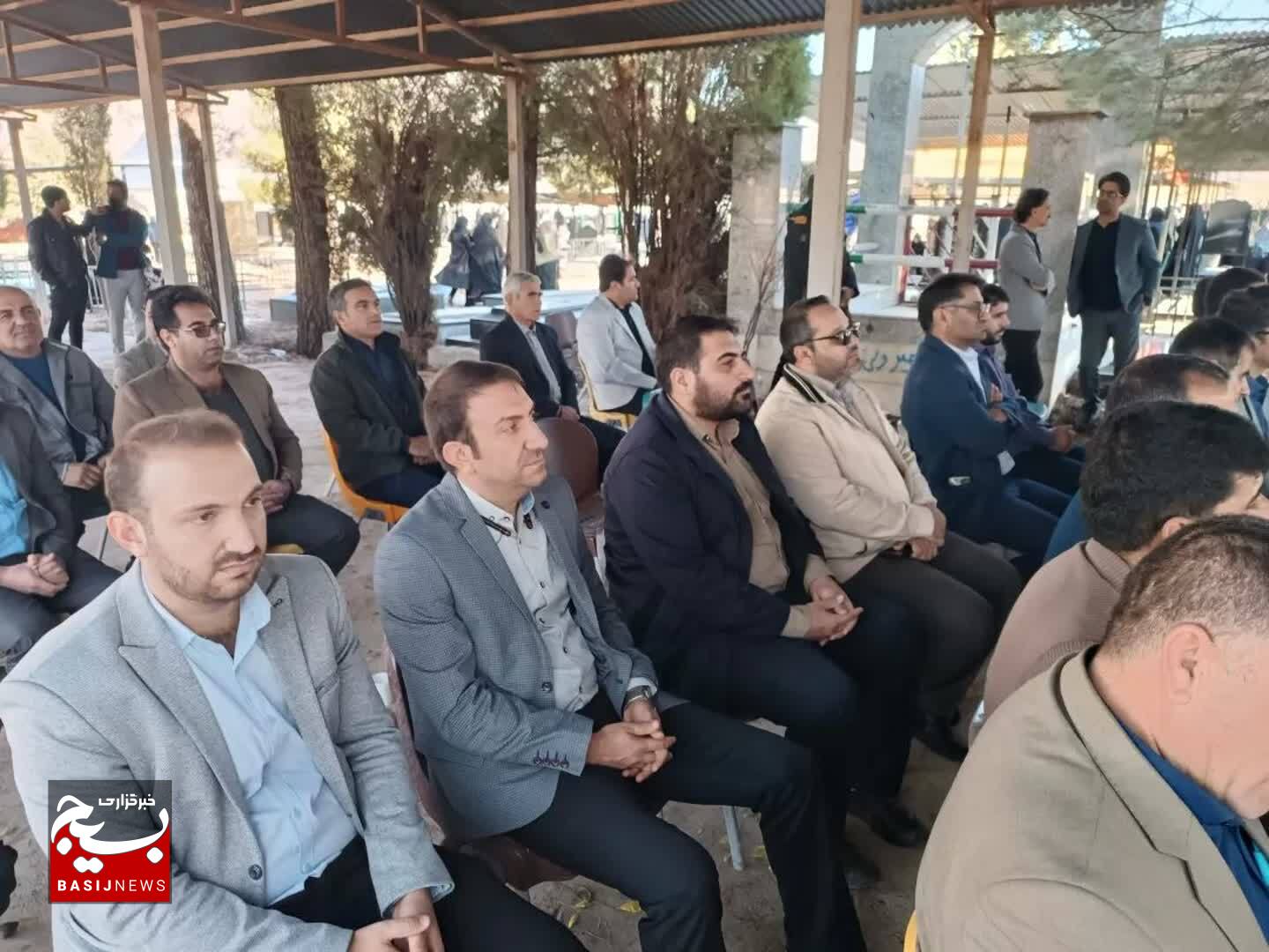 برگزاری مراسم دومین سالگرد درگذشت خبرنگار فقید سید حمداله خواهش نیک/ حضور خبرنگاران بر مزار خبرنگار خوش اخلاق