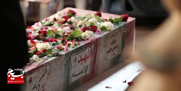 وداع باشکوه با شهید گمنام در یادواره شهدای خلیجفارس پالایشگاه هفتم وداع باشکوه با شهید گمنام در یادواره شهدای خلیجفارس پالایشگاه هفتم