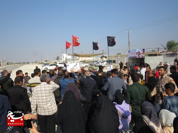 استقبال از شهید گمنام در روستای چاه تلخ استقبال از شهید گمنام در روستای چاه تلخ
