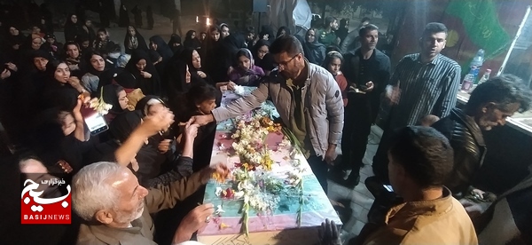 شهید گمنام مهمان مردم روستای محمدعامری شد شهید گمنام مهمان مردم روستای محمدعامری شد