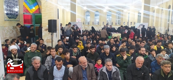 استقبال از شهید گمنام در امام زاده پیر جعفر روستای سالم آباد استقبال از شهید گمنام در امام زاده پیر جعفر روستای سالم آباد