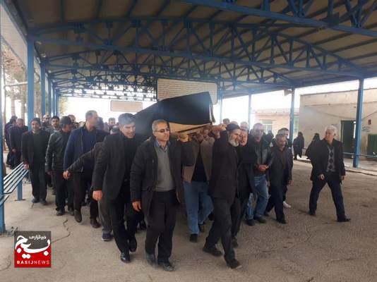 تشییع پیکر مادر شهید عرفان مرتضوی در ممقان تشییع پیکر مادر شهید عرفان مرتضوی در ممقان