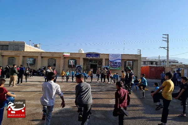 برگزاری برنامه‌های فرهنگی و ورزشی در ۹ محله کم برخوردار شهرستان کازرون +عکس