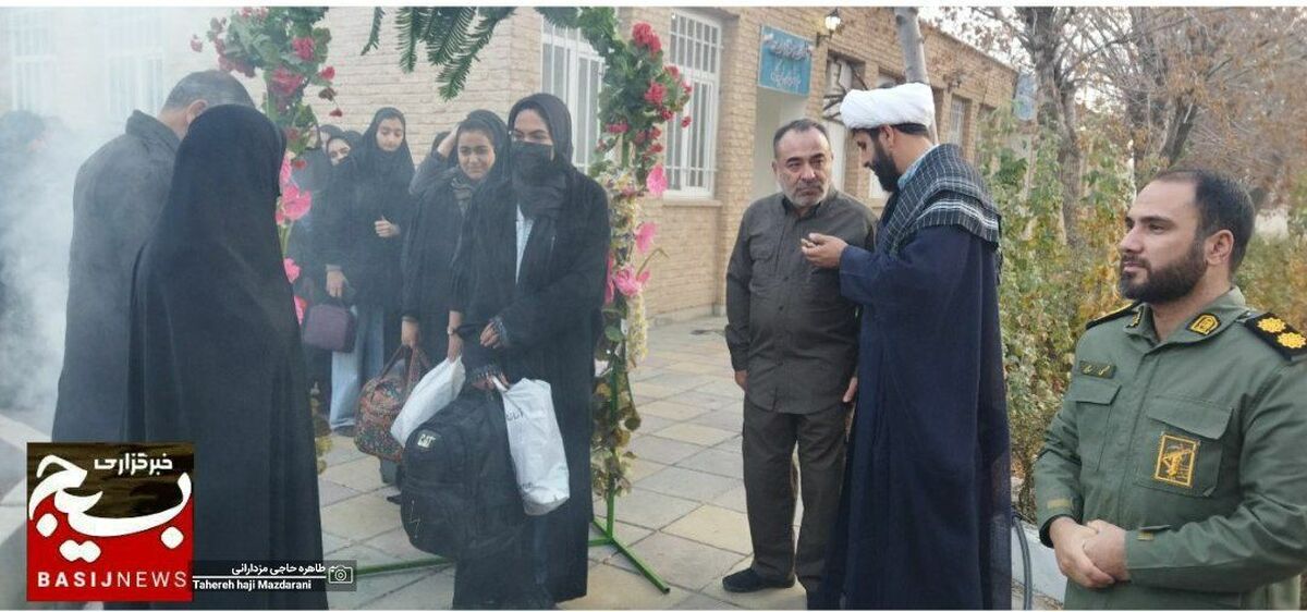 شهدا یک دوست ناب برای همه ی دانش آموزان هستند