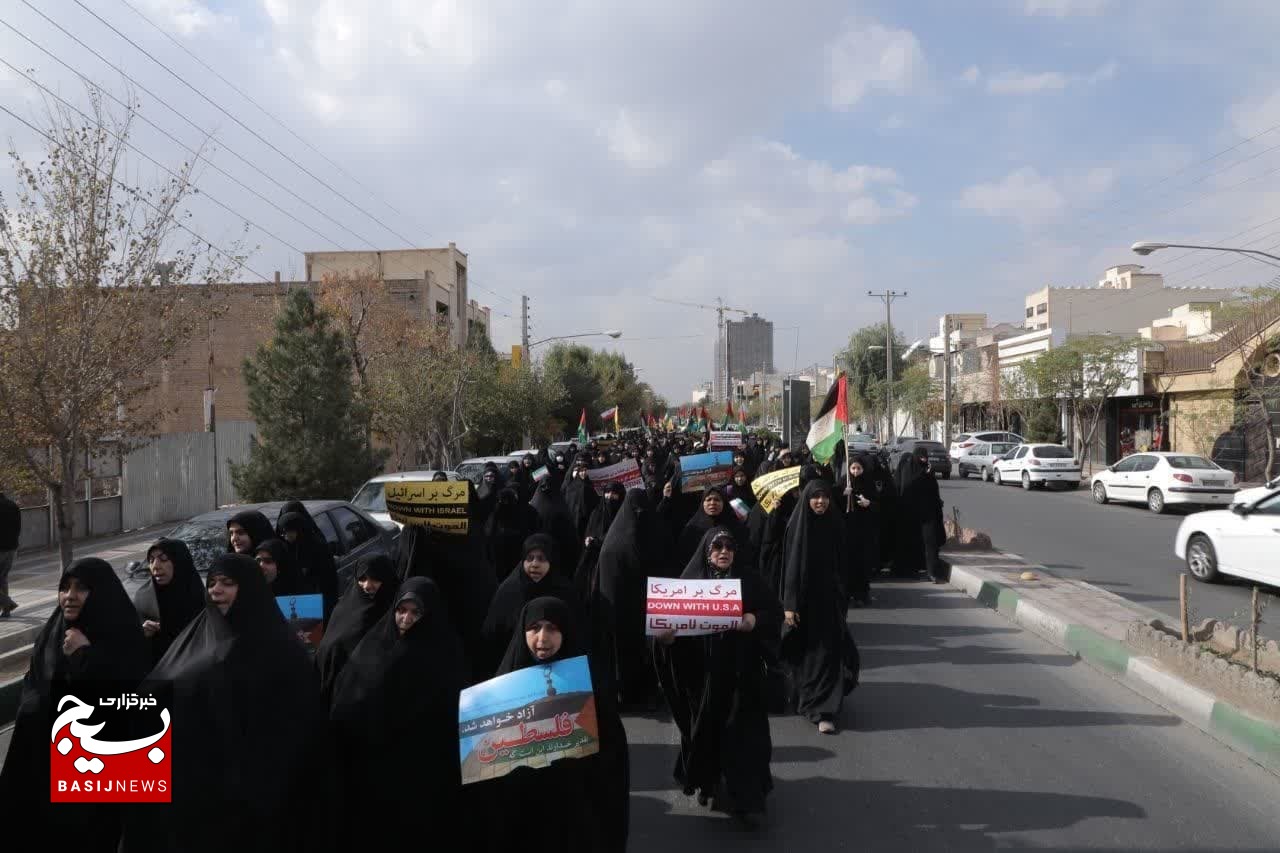 همایش شکوه مقاومت بانوان بسیجی استان قم برگزار شد