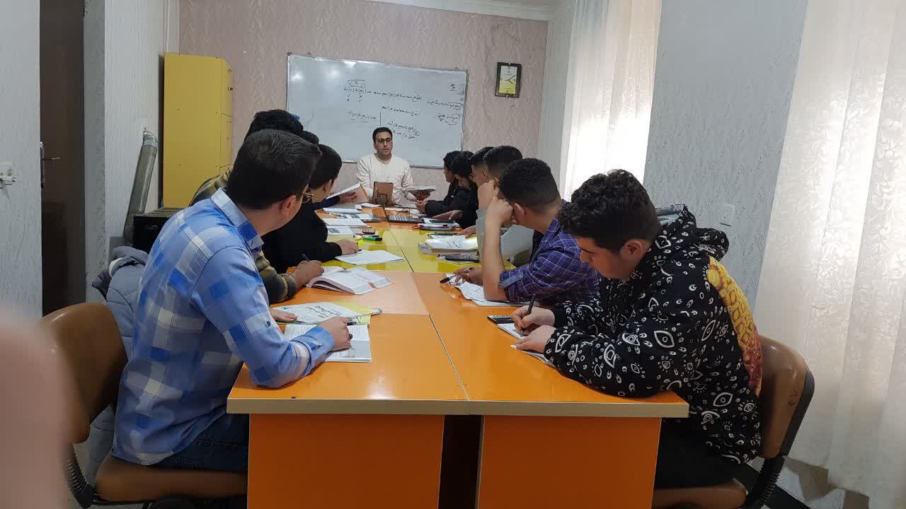 مسجد مرکزی برای رشد استعدادهای درخشان دانشگاهی و نخبه های علمی و فرهنگی استان