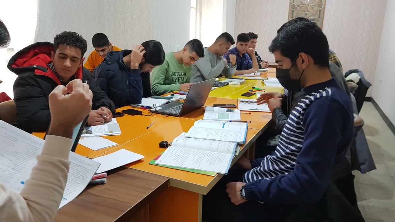 مسجد مرکزی برای رشد استعدادهای درخشان دانشگاهی و نخبه های علمی و فرهنگی استان