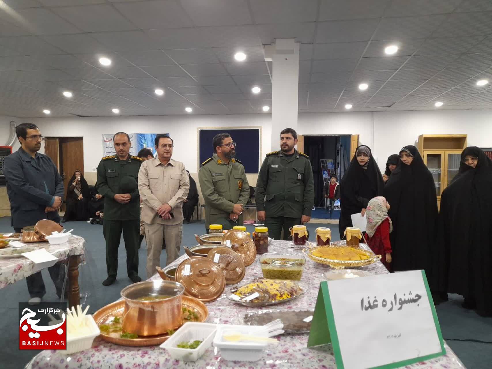 جشنواره غذا سنتی و محلی ویژه بانوان طرقبه گرامیداشت هفته بسیج+عکس