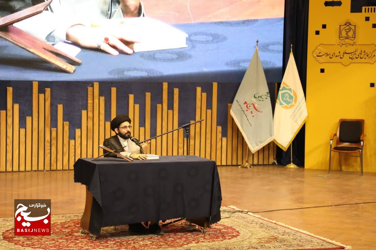 سبک زندگی صحیح قرآنی، زندگی خدامحور است/مردم همواره در فتنهها بیدار هستند و اجازه خودنمایی به دشمنان نمیدهند سبک زندگی صحیح قرآنی، زندگی خدامحور است/مردم همواره در فتنهها بیدار هستند و اجازه خودنمایی به دشمنان نمیدهند