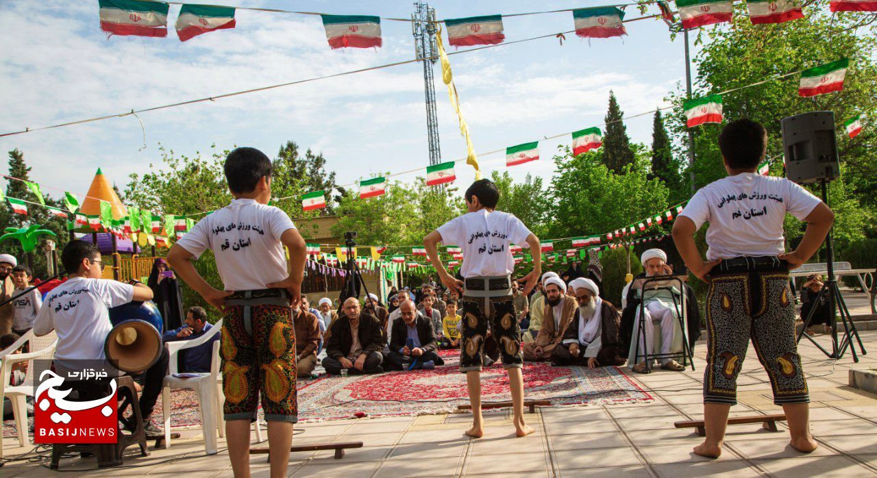 حضور مومنین در طبیعت بهاری جهت اقامه نماز عید فطر + تصاویر