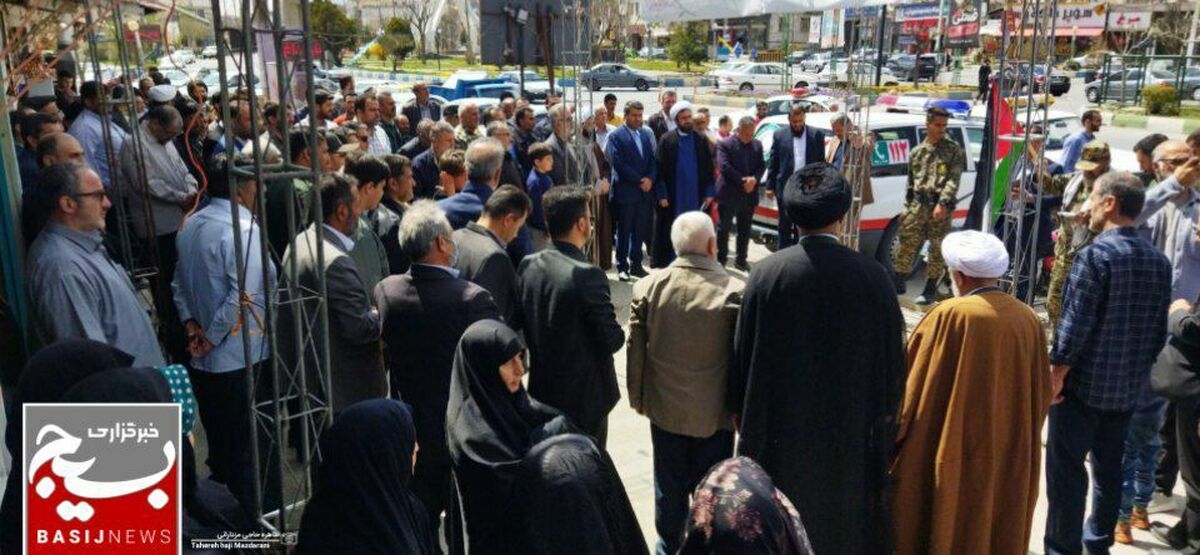 راهپیمایی مردم شهرستان فیروزکوه در حمایت از عملیات «وعده صادق»