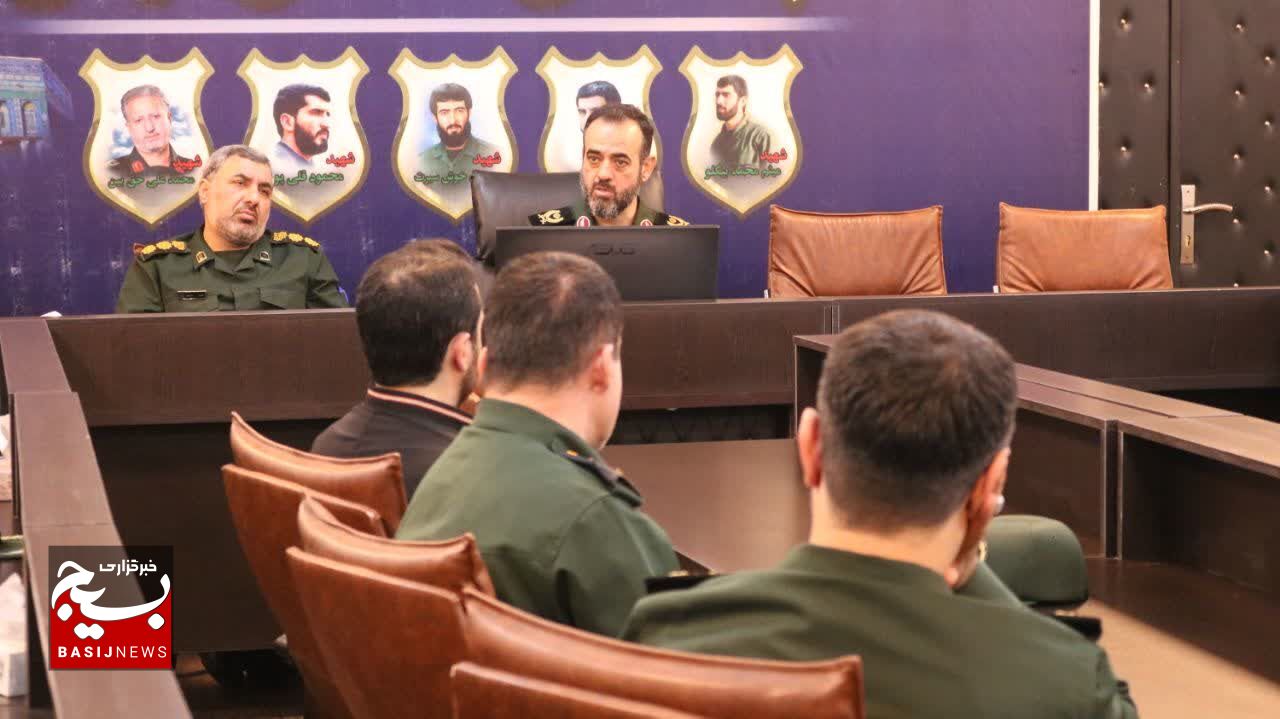 دیدا نوروزی فرمانده سپاه قدس گیلان با مسئولان اقشار بسیج در سپاه استان