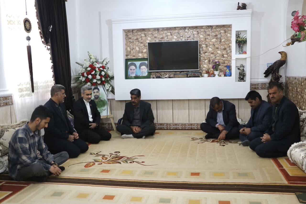 دیدار نوروزی با خانواده شهید مدافع امنیت هادی راستگو گنجه