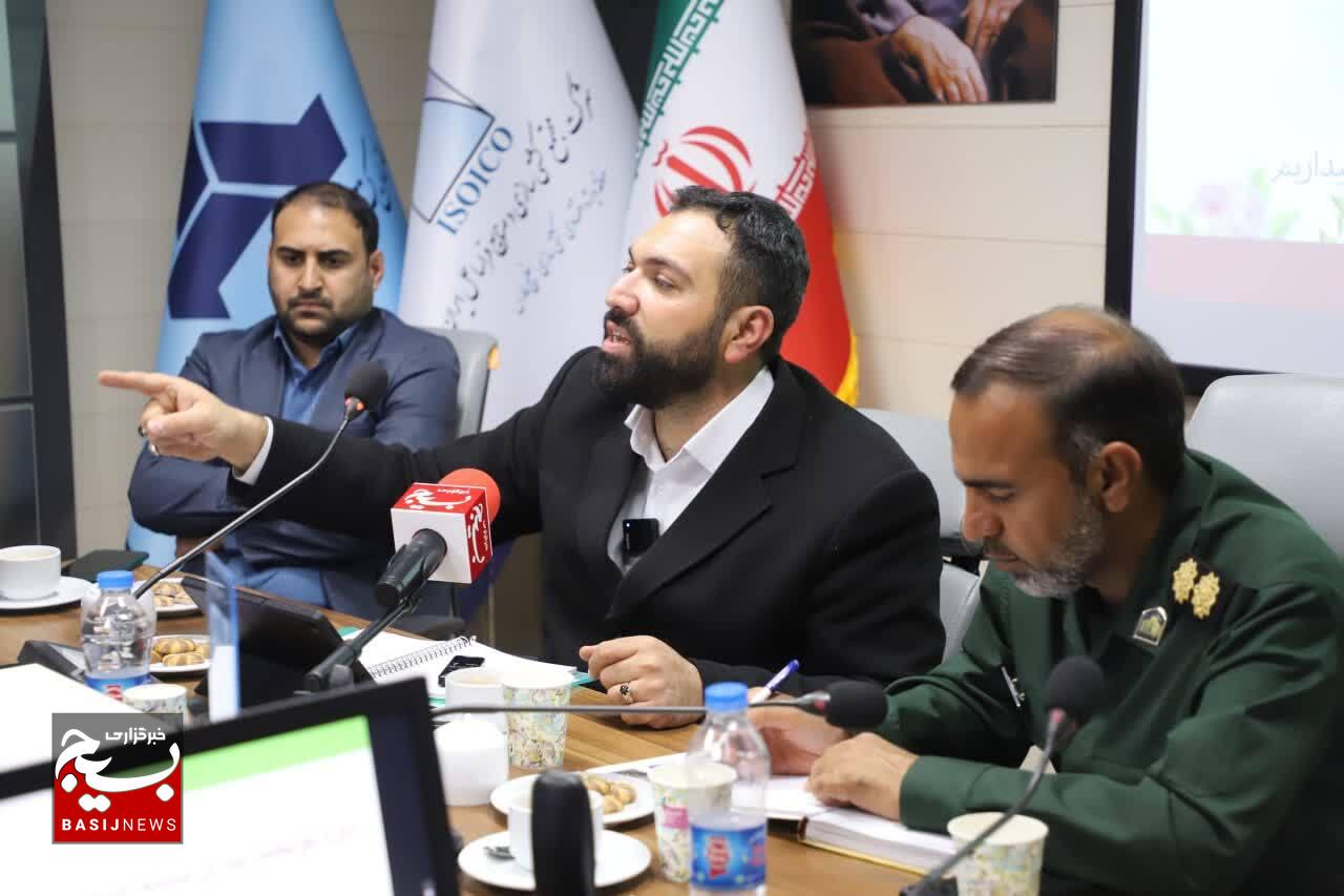 رسانهای پیشرو خواهد بود که الگومحوری، عرصهمحوری، جغرافیامحوری و جهانگرایی را در دستور کار خود قرار دهد/ نباید در مقوله اطلاعرسانی و جهاد تبیین، از سرعت پیشرفت فناوریها و دایره رقابت، عقب بمانیم رسانهای پیشرو خواهد بود که الگومحوری، عرصهمحوری، جغرافیامحوری و جهانگرایی را در دستور کار خود قرار دهد/ نباید در مقوله اطلاعرسانی و جهاد تبیین، از سرعت پیشرفت فناوریها و دایره رقابت، عقب بمانیم