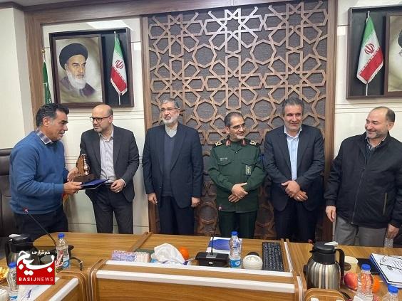 نشست جامعه نخبگان مهندس بسیجی در خصوص چگونگی کمک به حل ناترازی انرژی نشست جامعه نخبگان مهندس بسیجی در خصوص چگونگی کمک به حل ناترازی انرژی