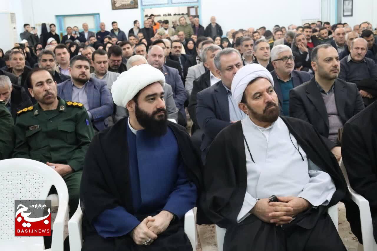 هدف فتنهگران ایجاد شکاف بین امام و امت بود هدف فتنهگران ایجاد شکاف بین امام و امت بود