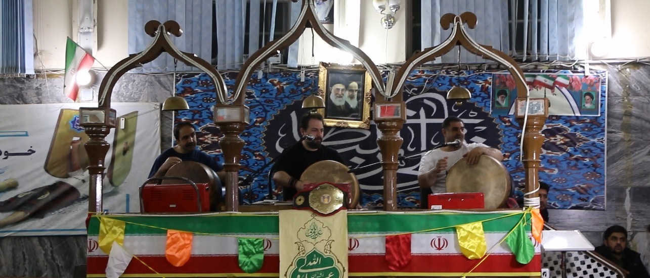 تصاویری ماندگار از اهدای کمربند پهلوانی سال بسیج توسط سردار سلیمانی