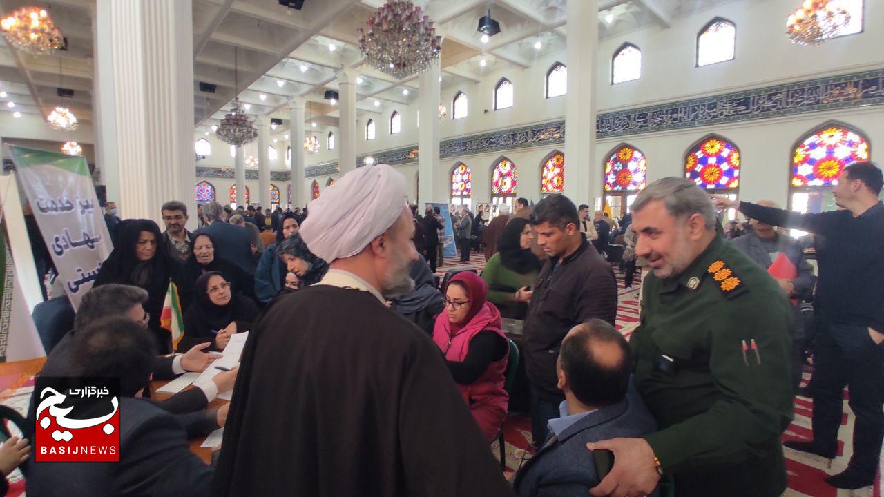 میز خدمت جهادی گامی مؤثر در راستای حل مشکلات مردم است میز خدمت جهادی گامی مؤثر در راستای حل مشکلات مردم است