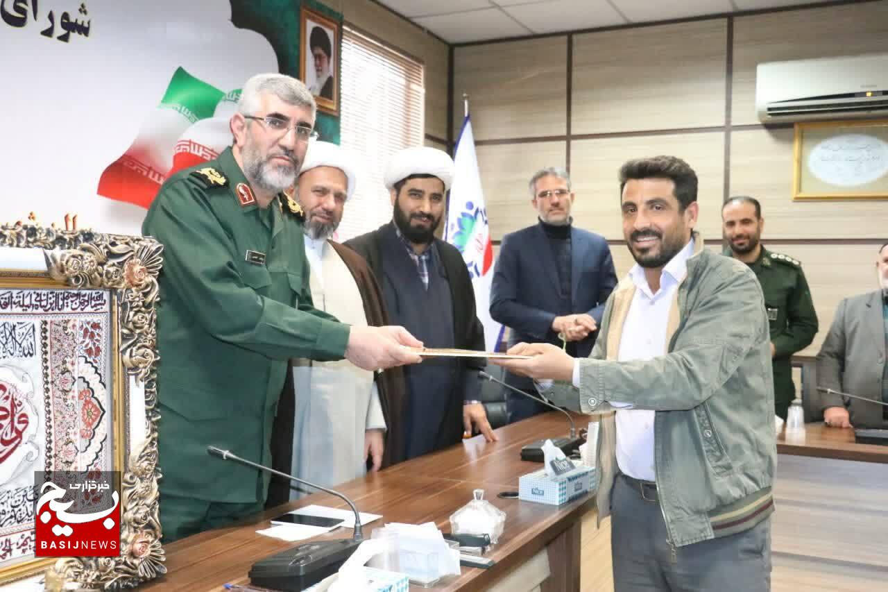بسیج سازندگی، بازوی توانمند سپاه در خدمت رسانی به مردم عزیز است بسیج سازندگی، بازوی توانمند سپاه در خدمت رسانی به مردم عزیز است