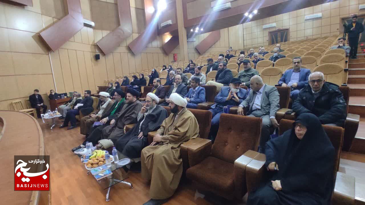 تبیین گام دوم انقلاب نقشه راهی برای تحقق آرمانهای انقلاب و پاسخ به چالشهای کنونی جامعه است تبیین گام دوم انقلاب نقشه راهی برای تحقق آرمانهای انقلاب و پاسخ به چالشهای کنونی جامعه است
