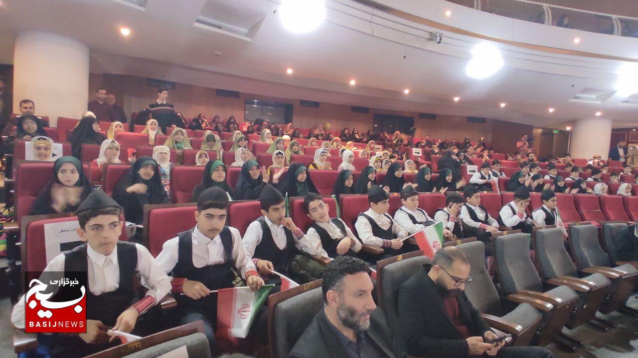 سومین جشن سرود فجر انقلاب اسلامی در رشت برگزارشد