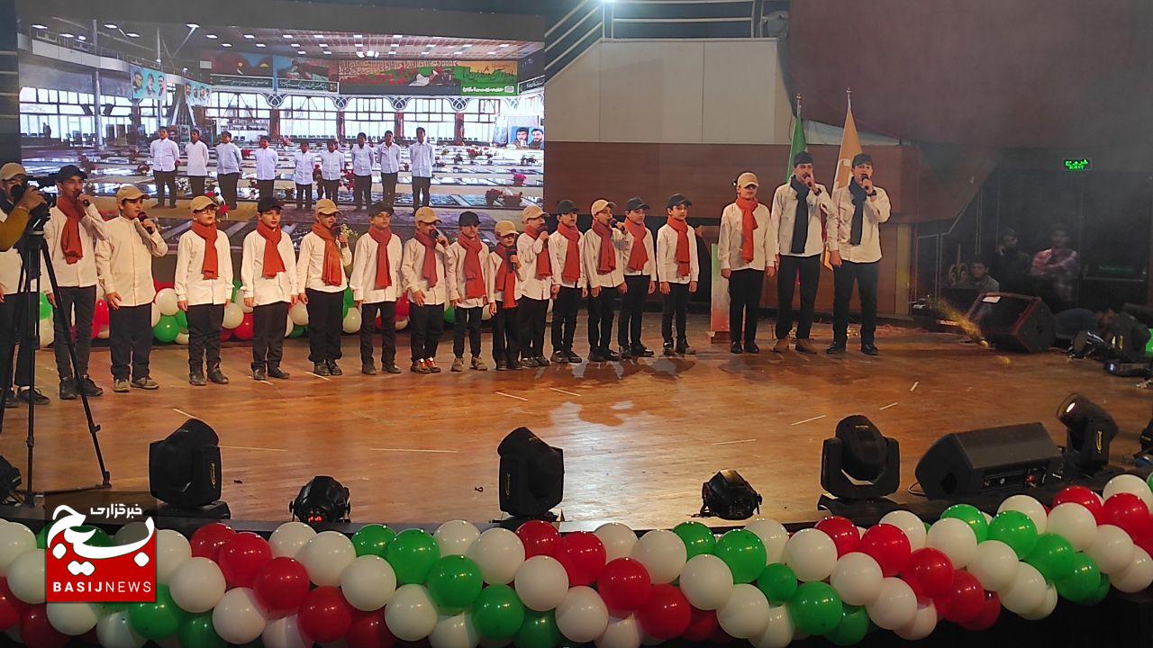 سومین جشن سرود فجر انقلاب اسلامی در رشت برگزارشد