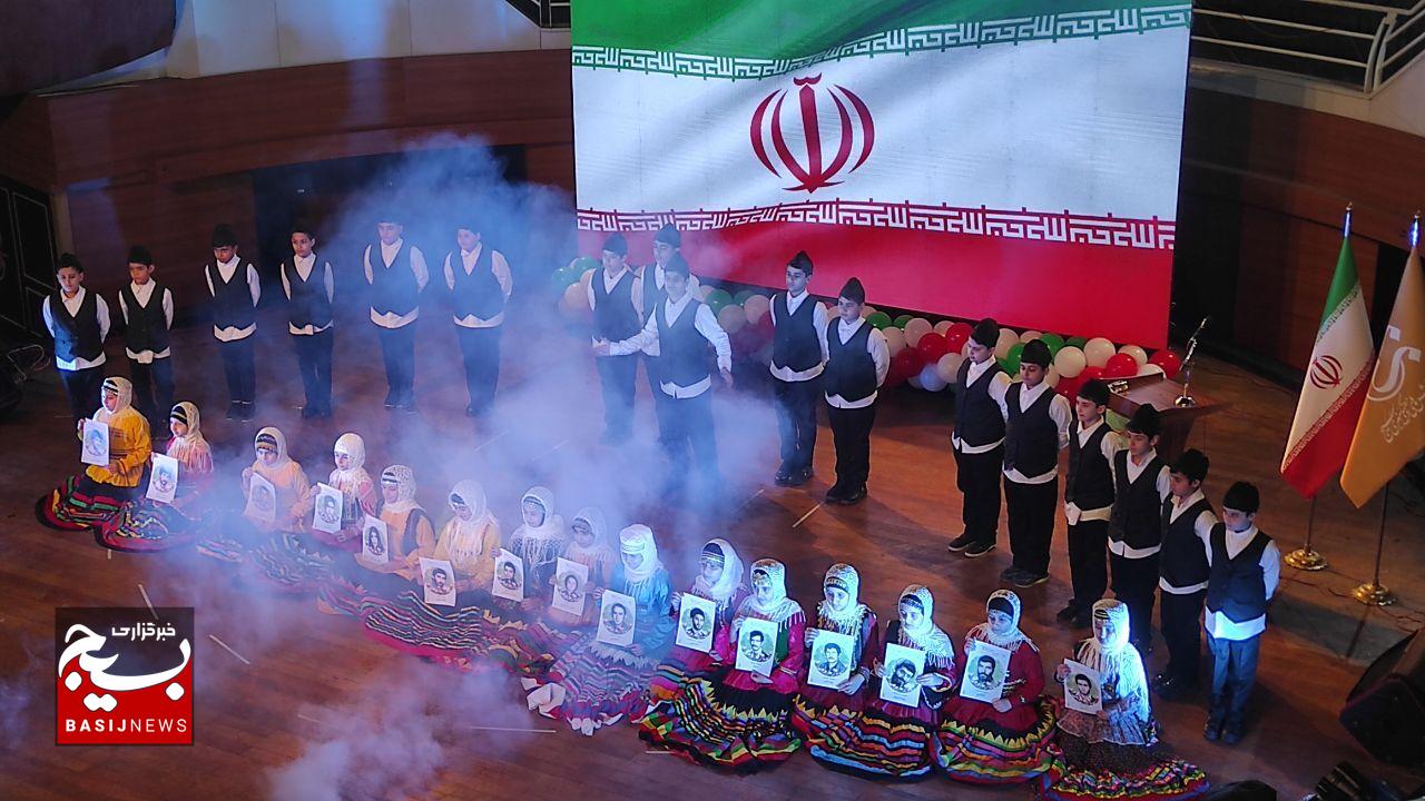 سومین جشن سرود فجر انقلاب اسلامی در رشت برگزارشد