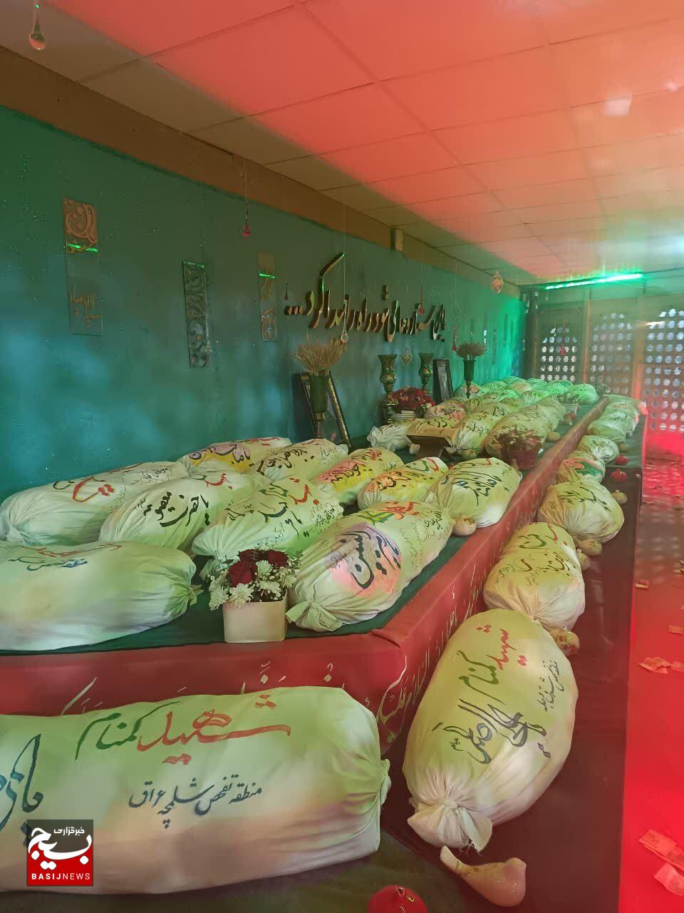 زیارت راهیان نور بسیج اساتید گیلان از پیکر شهدای تازه تفحص شده در معراج شهدای اهواز زیارت راهیان نور بسیج اساتید گیلان از پیکر شهدای تازه تفحص شده در معراج شهدای اهواز