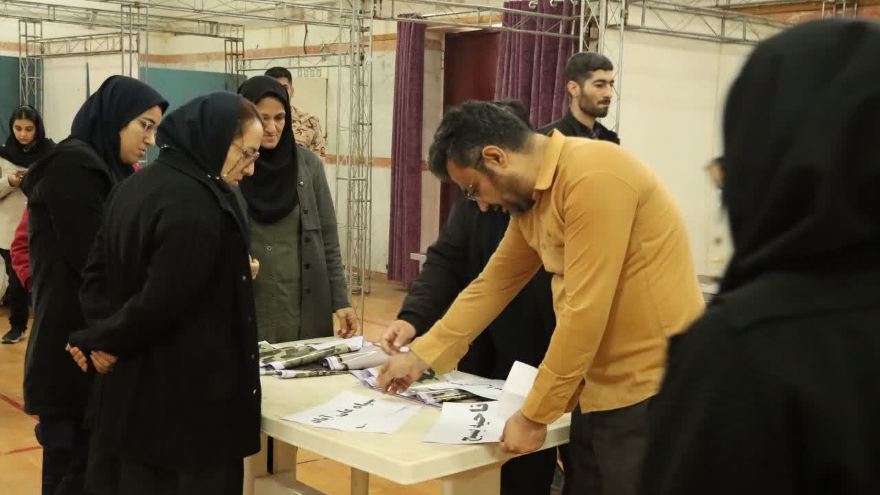 شکلگیری ۱۶۵ مجموعه نخبهپرور مردمی با اجرای طرح شهید احمدی روشن/ رضوی نژاد در جمع پرشور جهادگران و فناوران گلستان شکلگیری ۱۶۵ مجموعه نخبهپرور مردمی با اجرای طرح شهید احمدی روشن/ رضوی نژاد در جمع پرشور جهادگران و فناوران گلستان