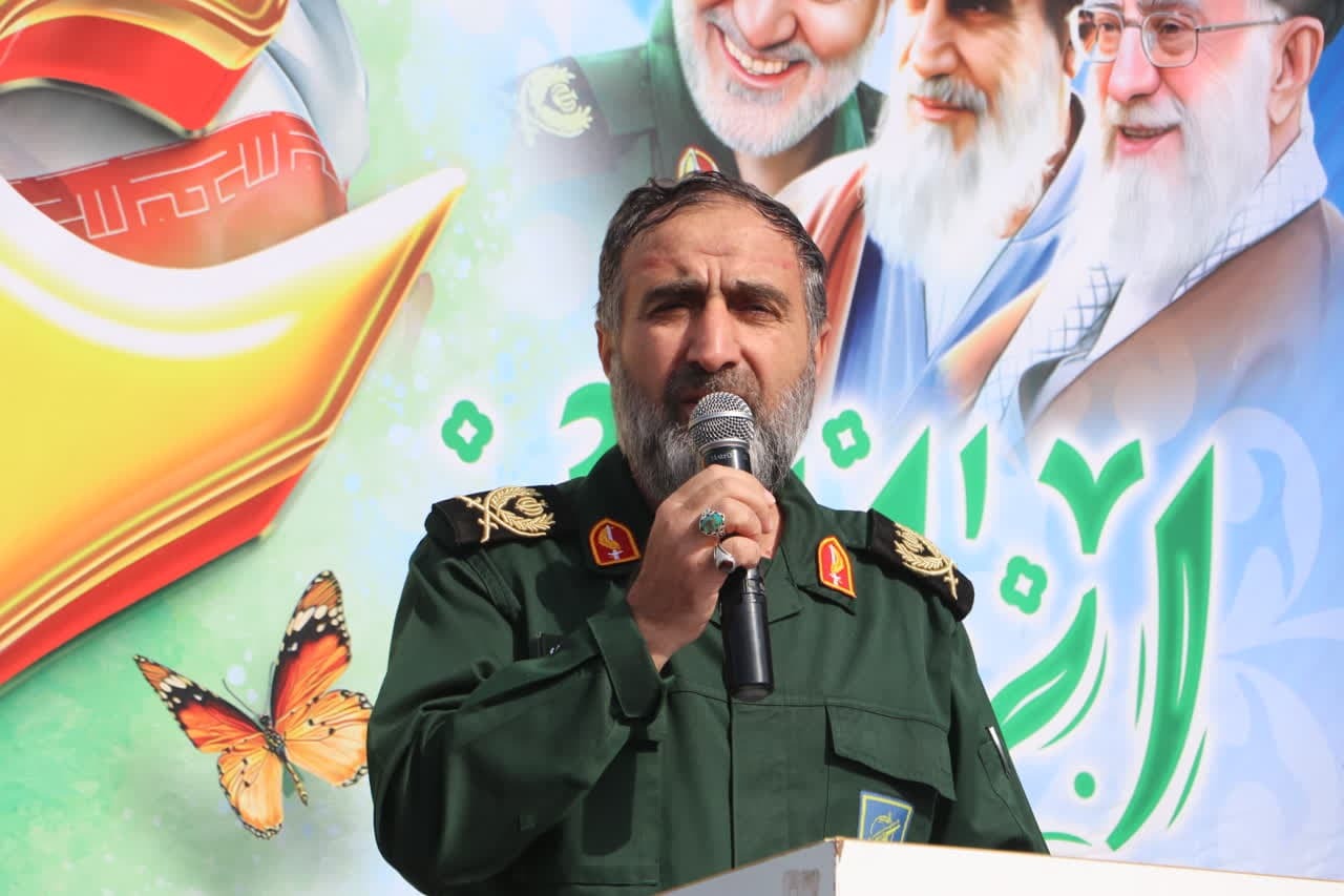 شرکت در راهپیمایی ۲۲ بهمن ؛ اعلام آمادگی حضور در لشکر امام زمان (عج) است شرکت در راهپیمایی ۲۲ بهمن ؛ اعلام آمادگی حضور در لشکر امام زمان (عج) است