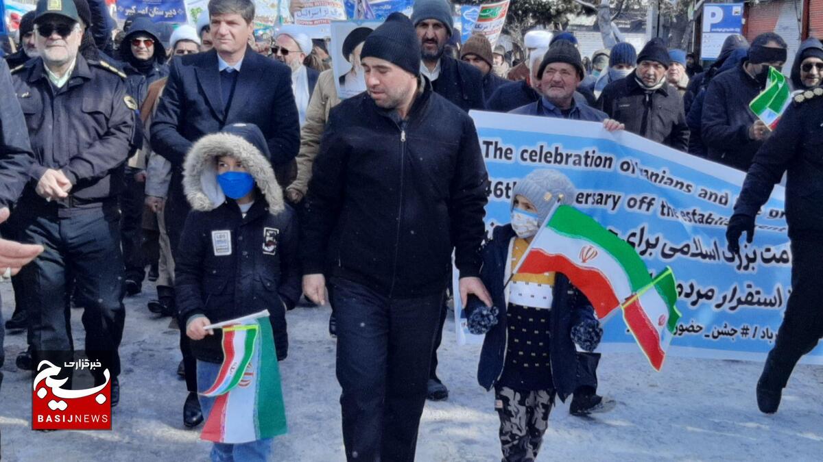 مردم قوچان انقلابی پای کار نظام در ۲۲ بهمن