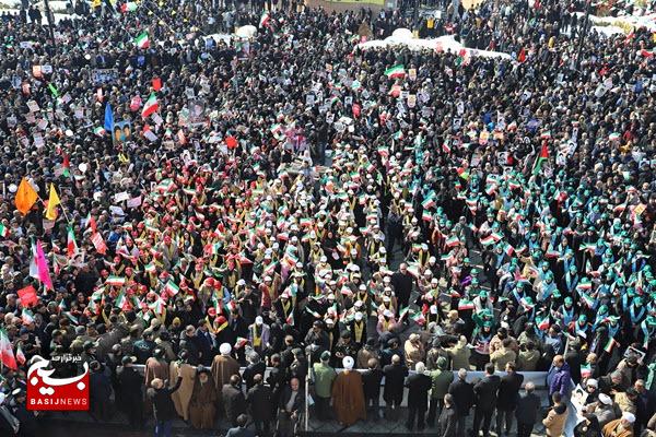 در حاشیه حضور تماشایی چهل و ششم / بینظیر در تمام تاریخ