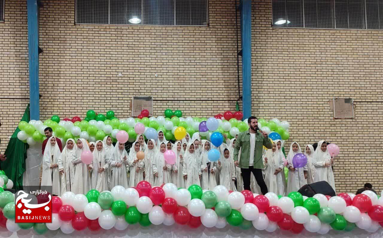 برگزاری جشن بزرگ نیمه شعبان در محل سالن ورزشی نهم دی سپاه باحضور قریب به ۱۵۰۰نفر برگزاری جشن بزرگ نیمه شعبان در محل سالن ورزشی نهم دی سپاه باحضور قریب به ۱۵۰۰نفر