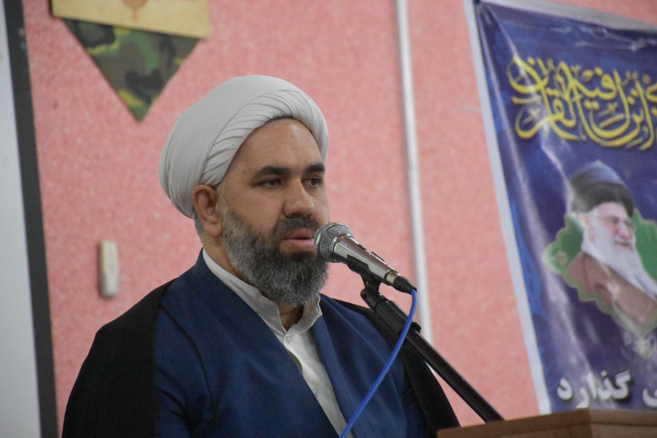 تنها صاحب امن در مشکلات امروزی دنیا، پناه بردن به قرآن کریم است
