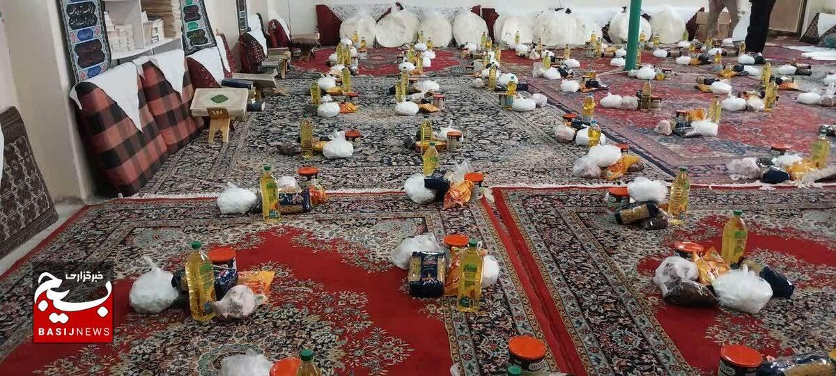 ۸۰ بسته معیشتی و ۵۰ بن نان رایگان در راستای کمک مؤمنانه در مهدیشهر توزیع شد