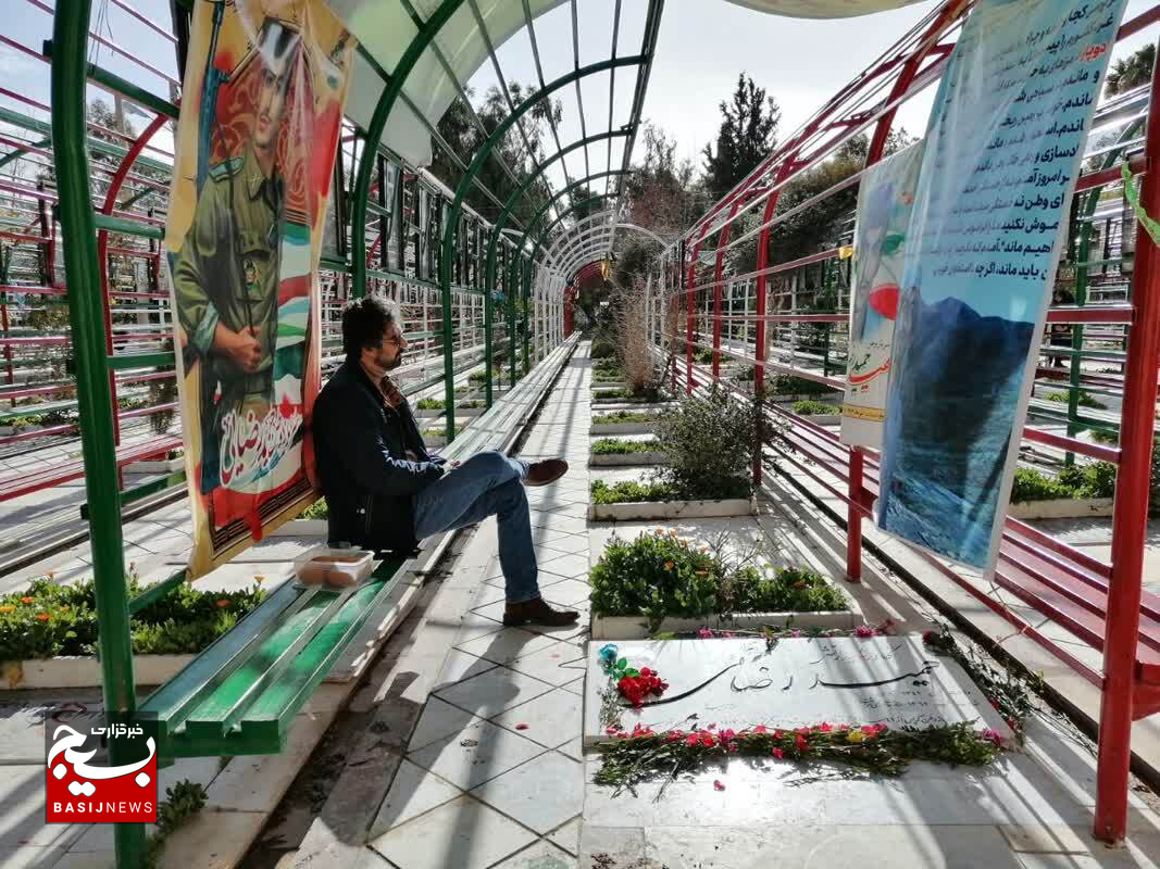 شهید یعنی همیشه جاوید، یعنی زنده/ گلزار شهدای دارالرحمه شیراز