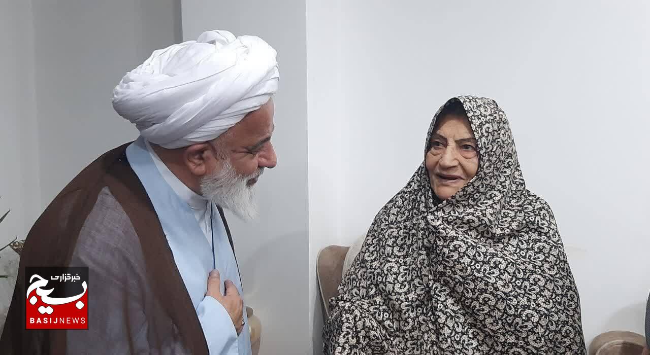 فرهنگ ایثار و شهادت رمز پیروزی ما در جنگ ۸ ساله تحمیلی است فرهنگ ایثار و شهادت رمز پیروزی ما در جنگ ۸ ساله تحمیلی است