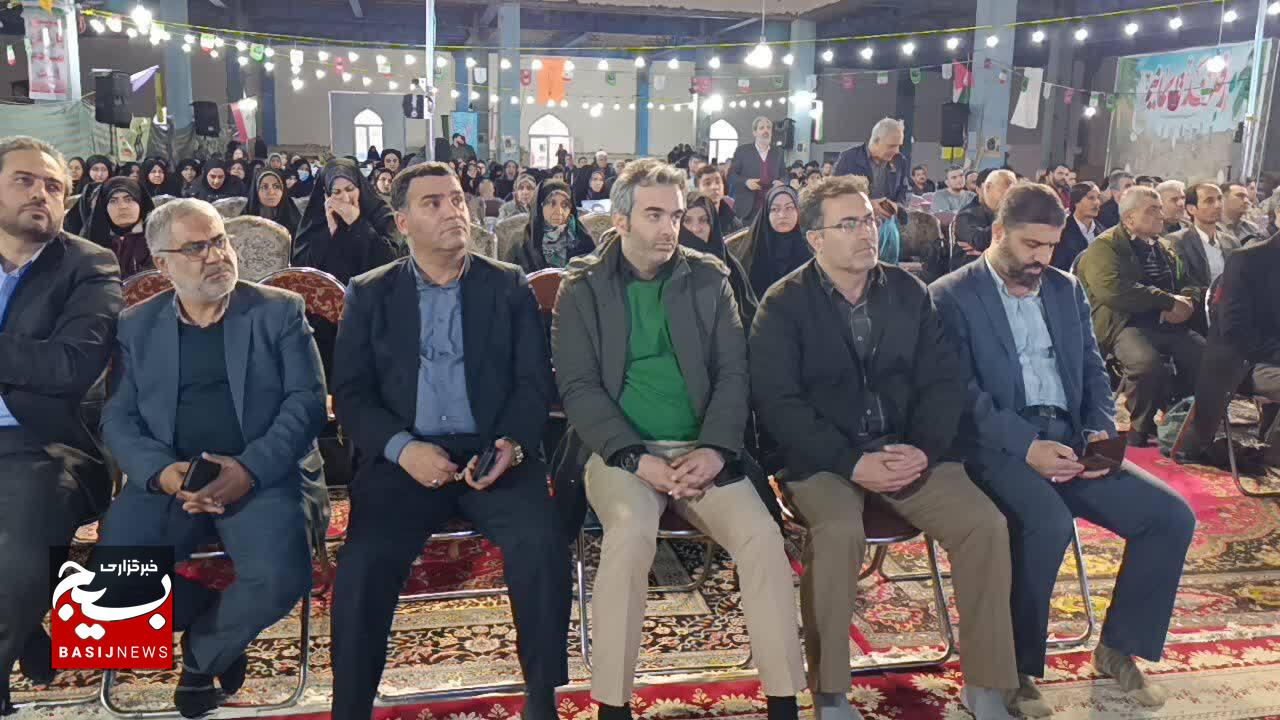 انقلاب اسلامی، جلوه‌ای از نور قرآن می باشد که با ایثار شهدا تداوم یافته است
