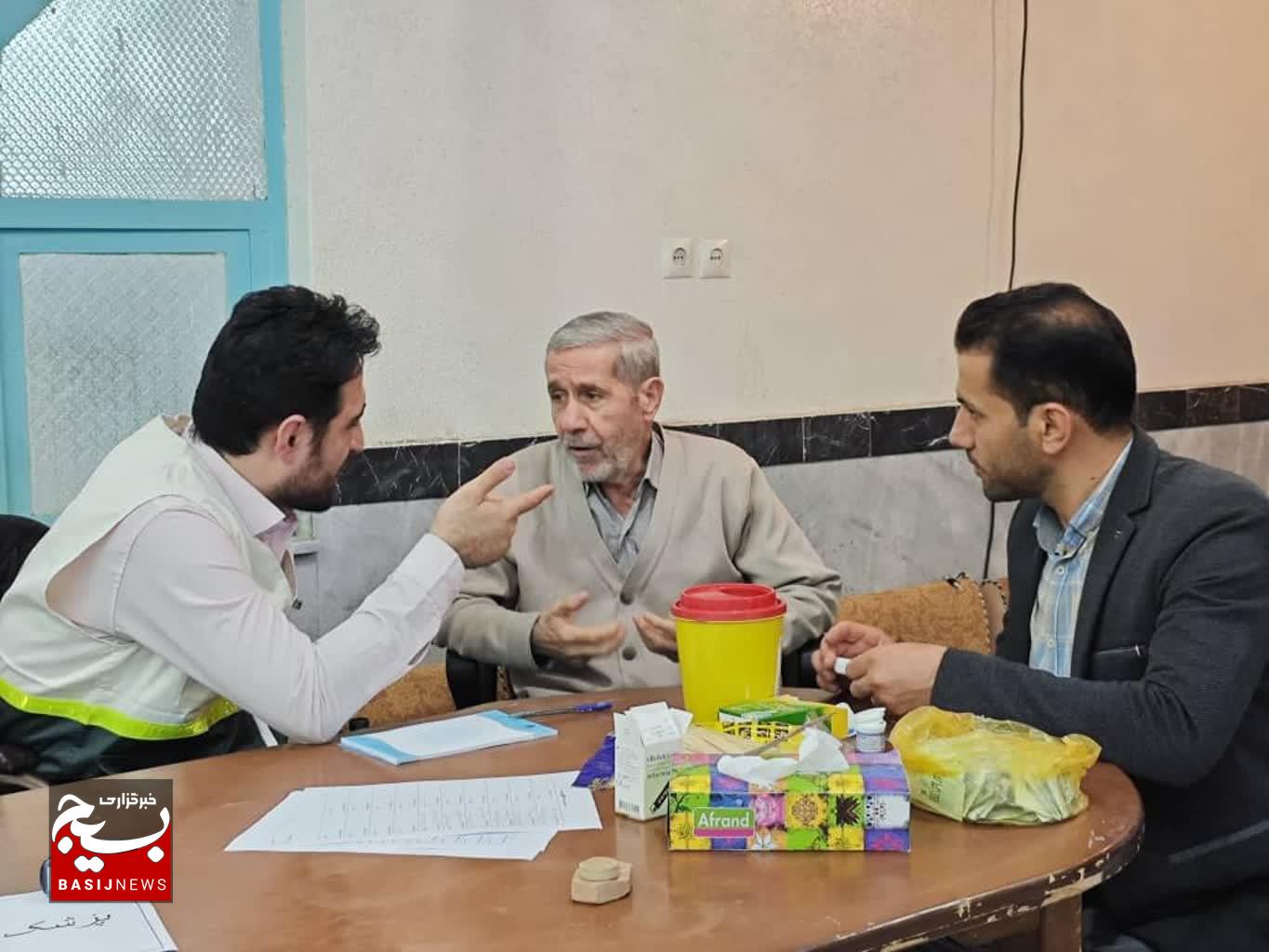 اردوی جهادی پزشکی رایگان در مسجد حضرت قائم (عج) خرم‌آباد