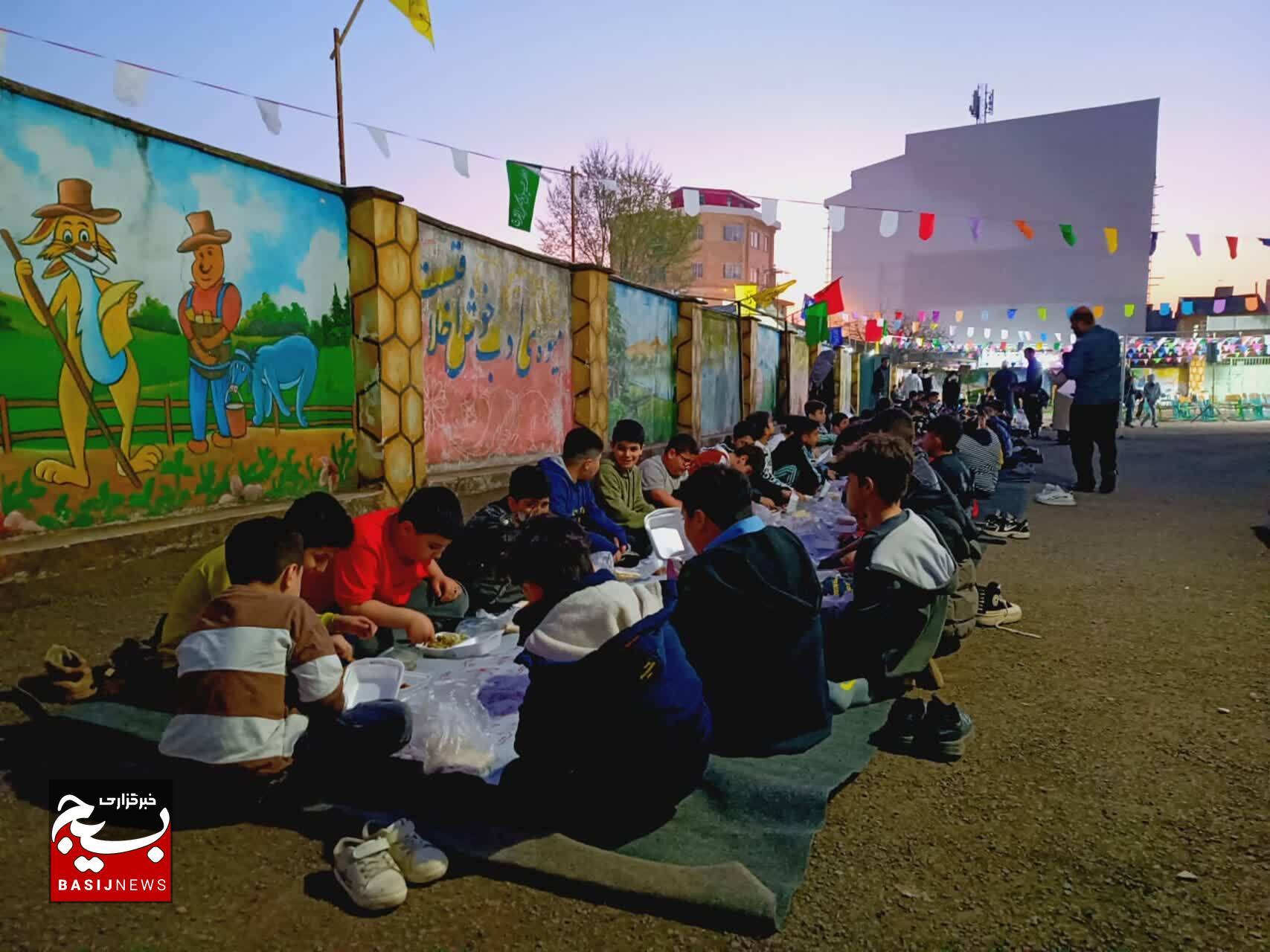 ضیافت افطاری۲۰۰۰ روزه اولی در رشت برگزار شد ضیافت افطاری۲۰۰۰ روزه اولی در رشت برگزار شد