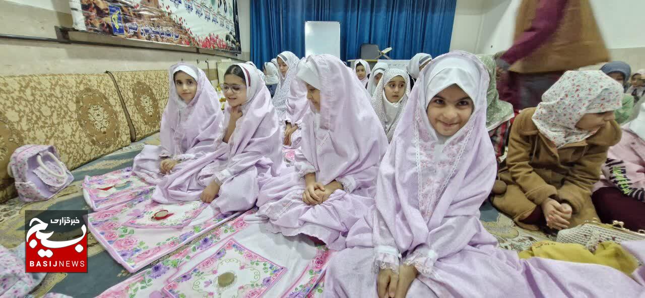 برگزاری جشن تکلیف دختران شهرستان دلفان با حضور ۱۳۰ دانشآموز برگزاری جشن تکلیف دختران شهرستان دلفان با حضور ۱۳۰ دانشآموز