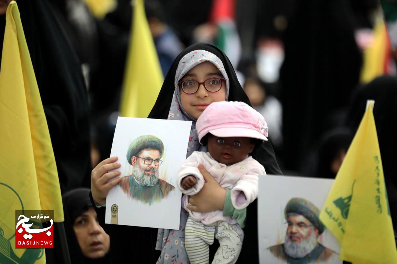 مراسم گرامیداشت شهید سیدحسن نصرالله و شهید سیدهاشم صفی‌الدین در مصلی امام خمینی(ره) تهران با حضور آحاد مردم و مسئولان