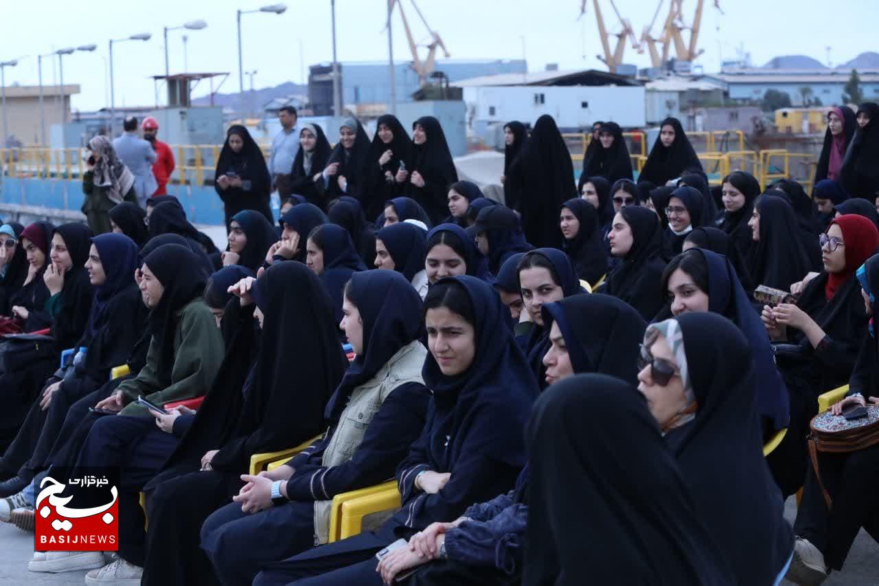 اختتامیه اردوهای پیشرفت و امید ملی در منطقه عمومی صنعتی بندرعباس با حضور دانش آموزان مدارس استعدادهای درخشان