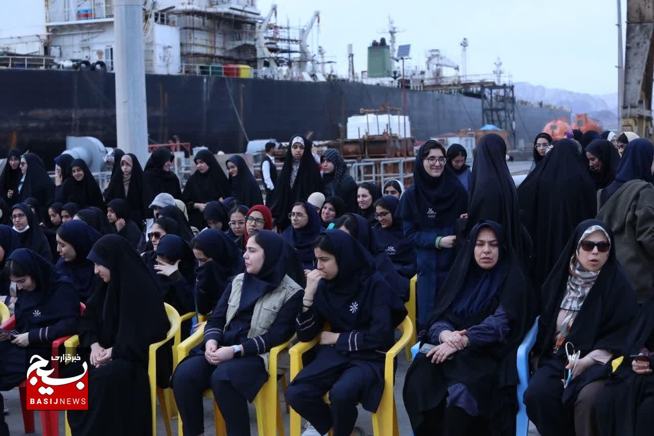 اختتامیه اردوهای پیشرفت و امید ملی در منطقه عمومی صنعتی بندرعباس با حضور دانش آموزان مدارس استعدادهای درخشان