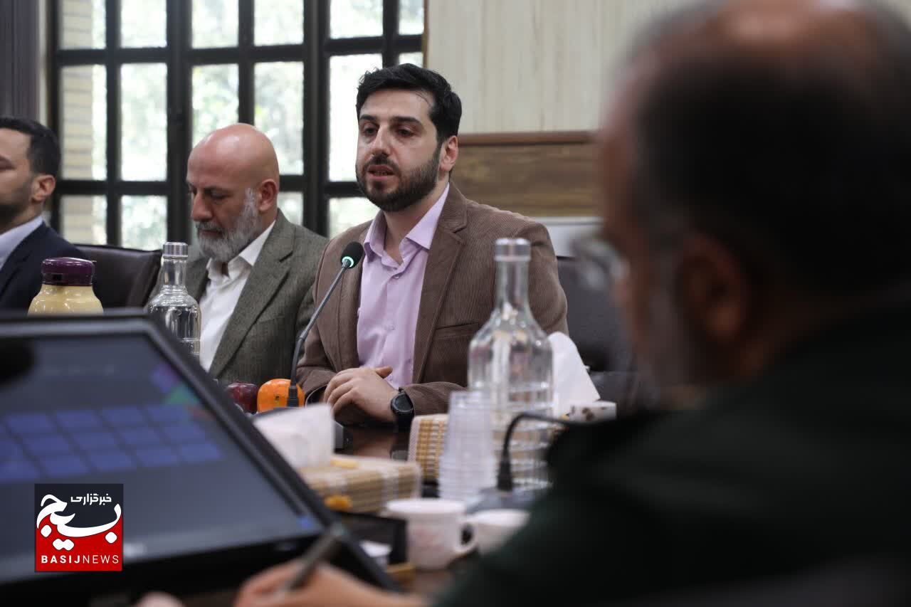 لزوم بهره گیری از ظرفیت نخبگان بسیجی برای رونق تولید دانش بنیان