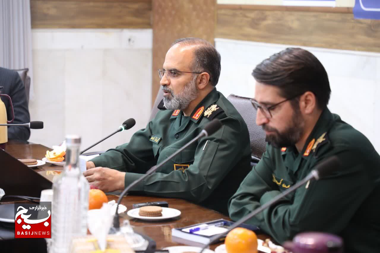 لزوم بهره گیری از ظرفیت نخبگان بسیجی برای رونق تولید دانش بنیان
