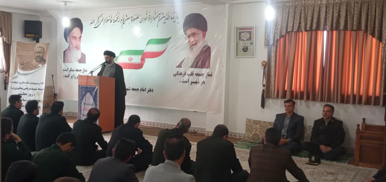شهید مطهری الگوی تمام عیار برای جامعه است شهید مطهری الگوی تمام عیار برای جامعه است