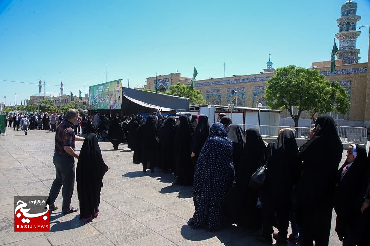پذیرایی ۹ موکب ایرانی و عراقی از زائران حرم حضرت معصومه(س) پذیرایی ۹ موکب ایرانی و عراقی از زائران حرم حضرت معصومه(س)